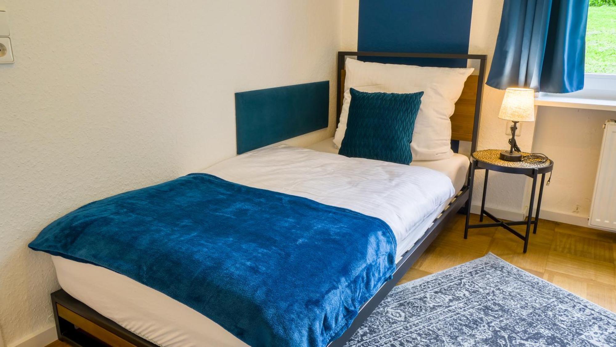 Gross, Modern, Zentrumsnah Mit Parkplatz Und Garten Ulm Exterior foto