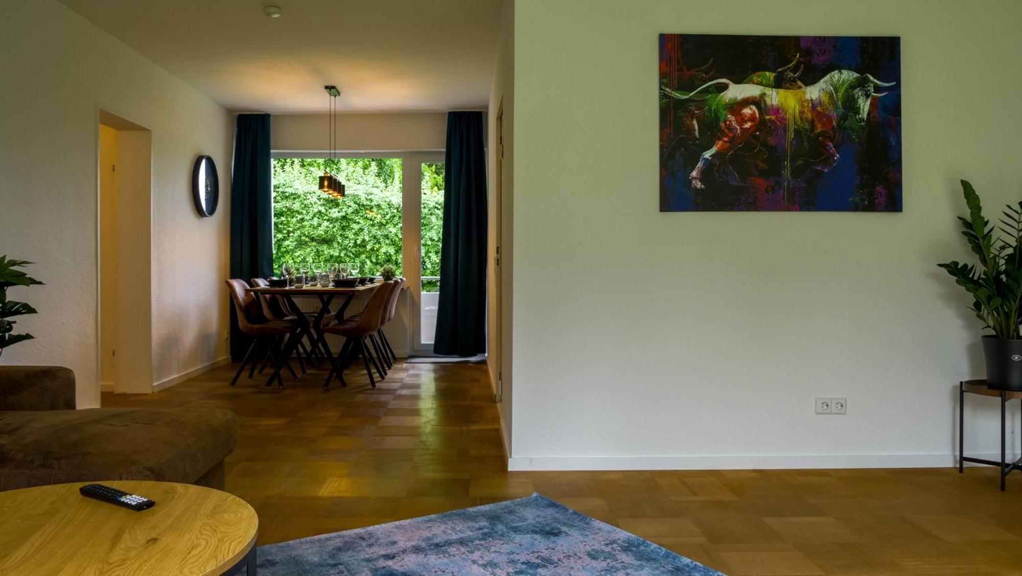 Gross, Modern, Zentrumsnah Mit Parkplatz Und Garten Ulm Exterior foto