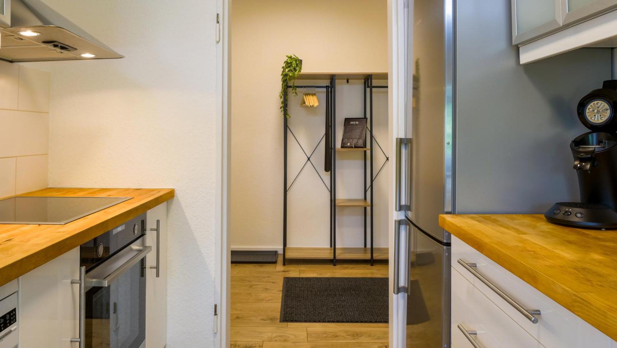 Gross, Modern, Zentrumsnah Mit Parkplatz Und Garten Ulm Exterior foto
